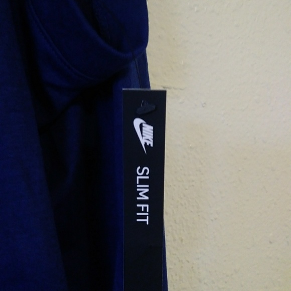 Nike Slim Fit Tank Top - Picture 4 of 8